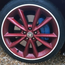 Stuart-Dixon-Charity-Sponsor-Wheels-Jaguar Alloy wheel with White Alloy wheel rim protetors