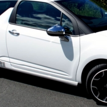Side view of White Citroen with White AlloyGators