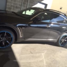 Black BMW with Blue AlloyGators
